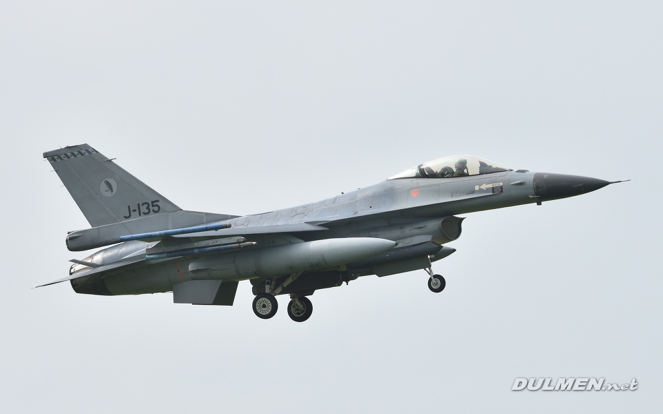 F-16AM J-135 322sqn